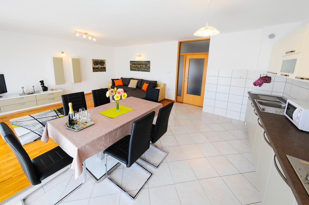 Apartments Rajic Split Room photo